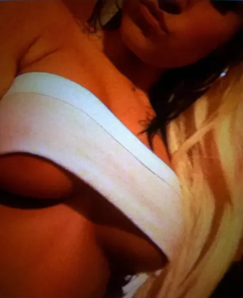 Thinking about wearing this top to the grocery store .. what do you think?😜