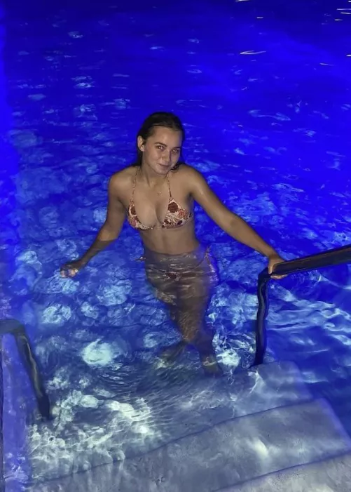 Trib my IRLs for their socials Snapchat: Zaclavery Kik: NeedTribs101