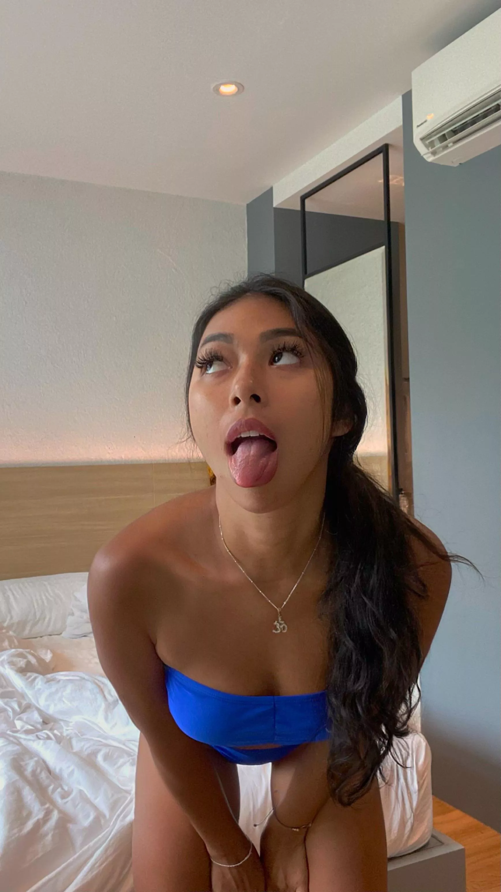 Waiting for your ice cream 👅