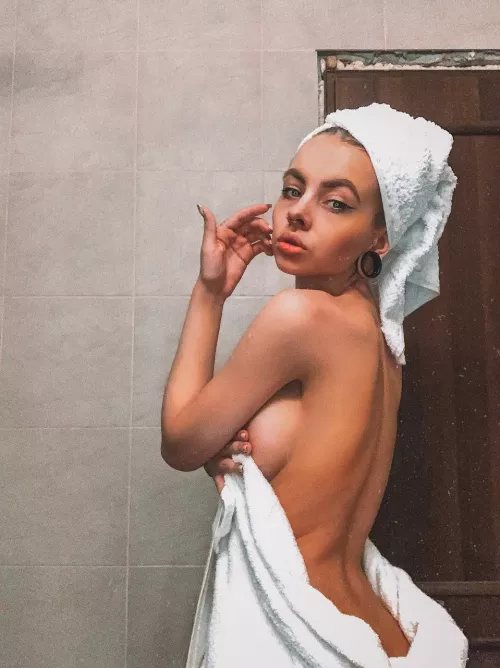 Would you jerk off to my nudes? It has to be nice hehe