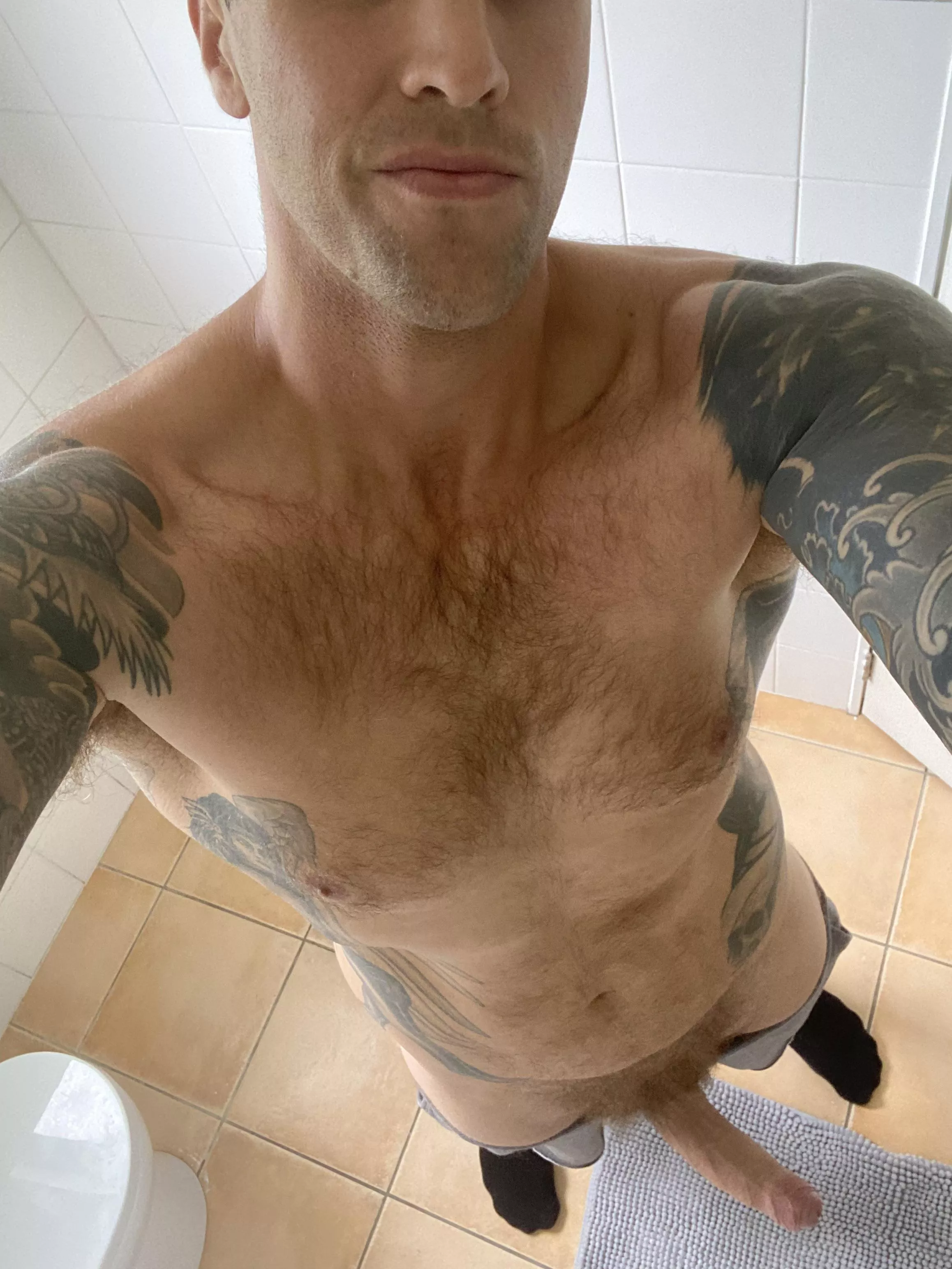 (36) any girls want a tall tattooed kiwi daddy?