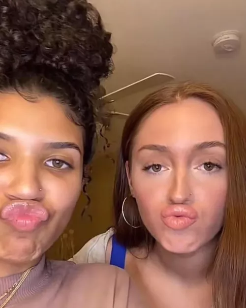 double pout 🤤🤤