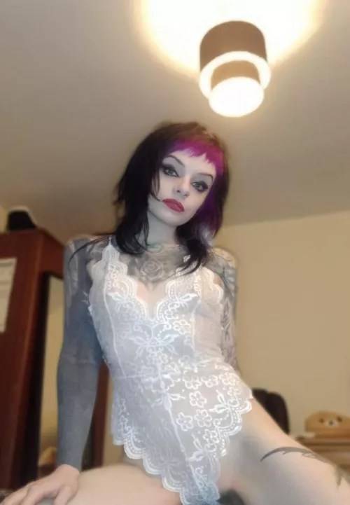 just a cute girl waiting for someone to come breed me 😈