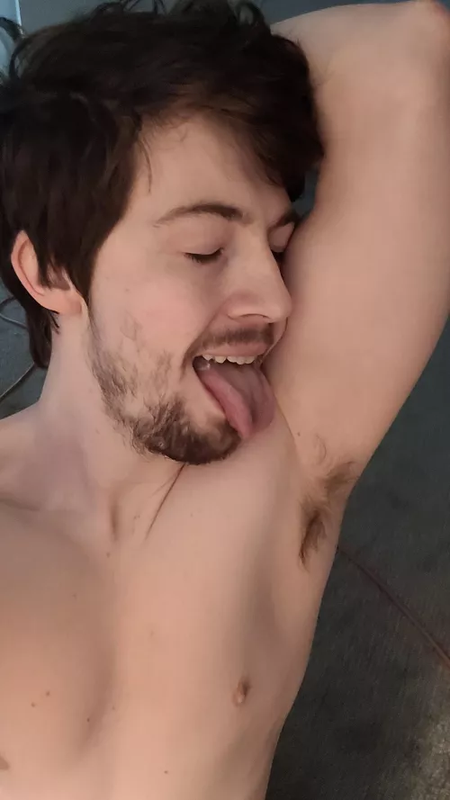 My tongue can't reach no matter how hard I try. Anybody wanna help me out?