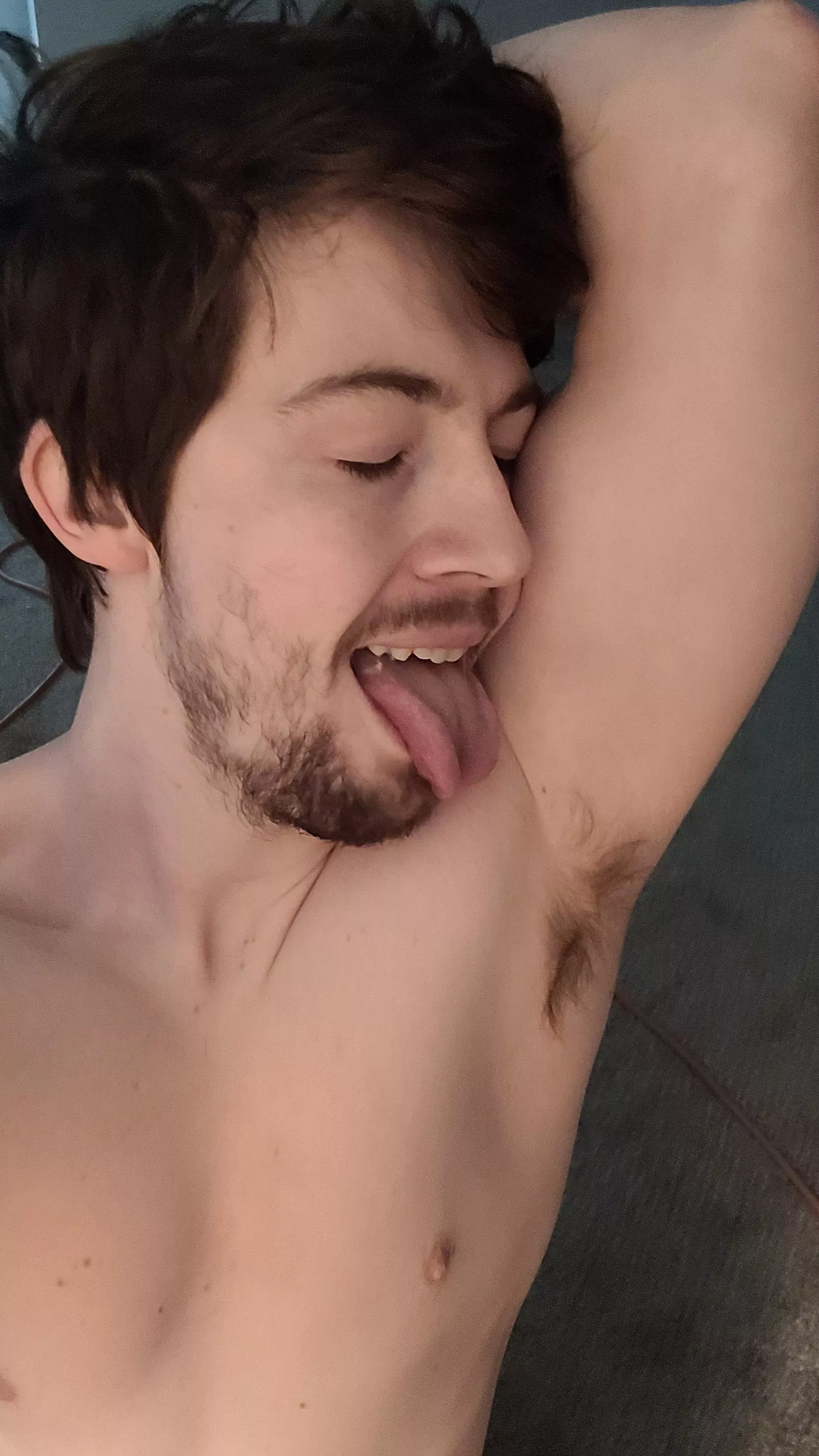 My tongue can't reach no matter how hard I try. Anybody wanna help me out?