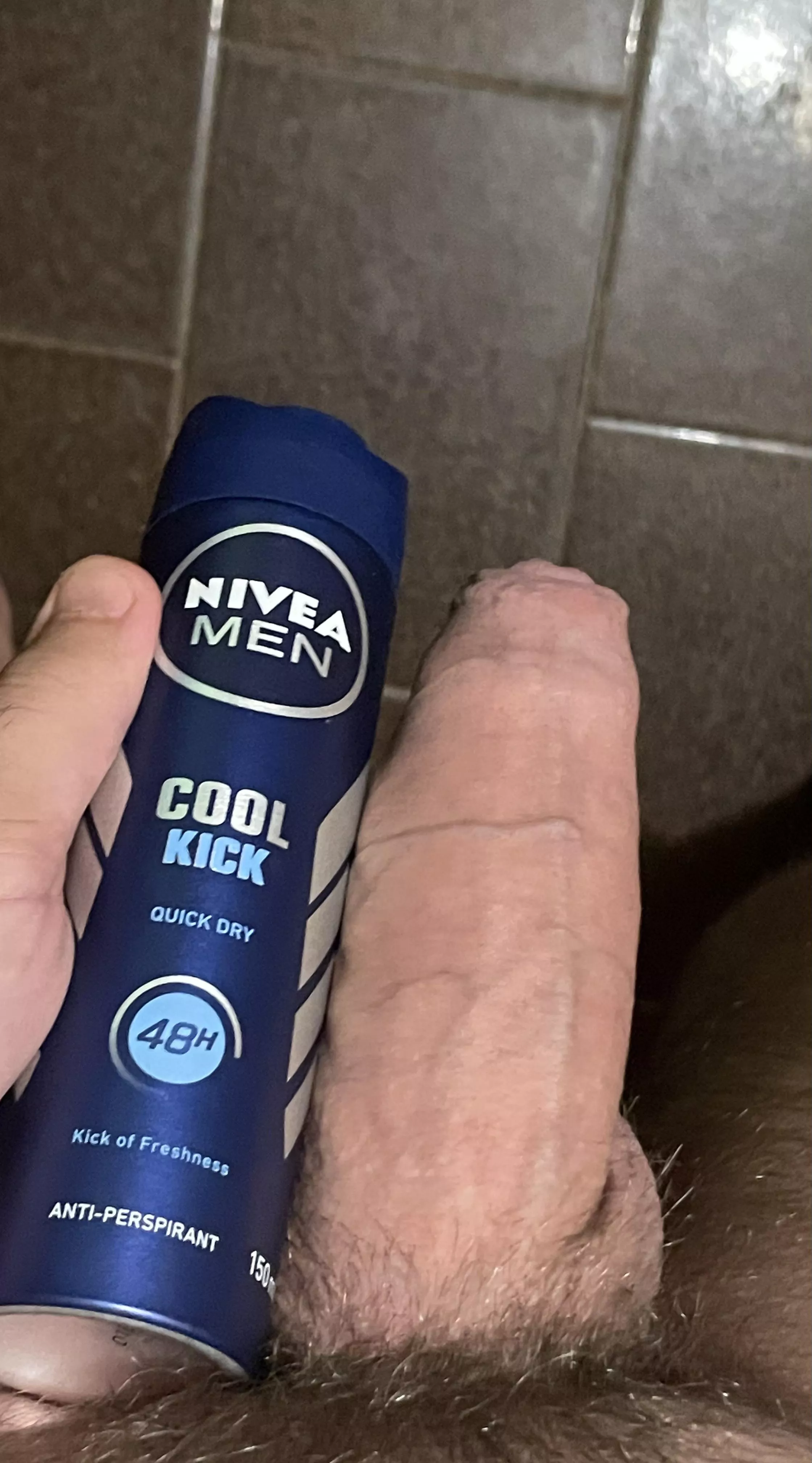 Semi vs 7inch deodorant can