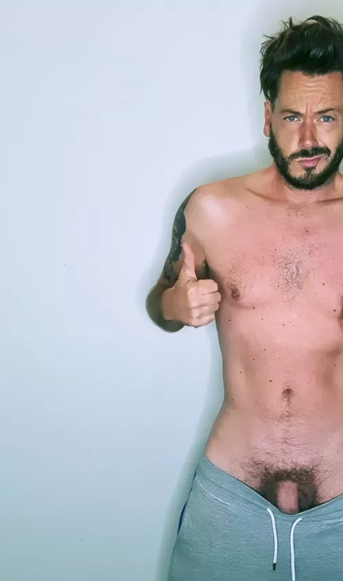 who likes getting their face in a hairy dick?