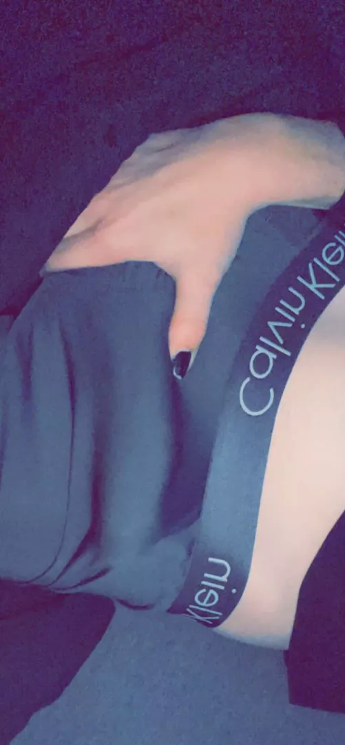 Wish I woke up to sucking a big cock 🍆