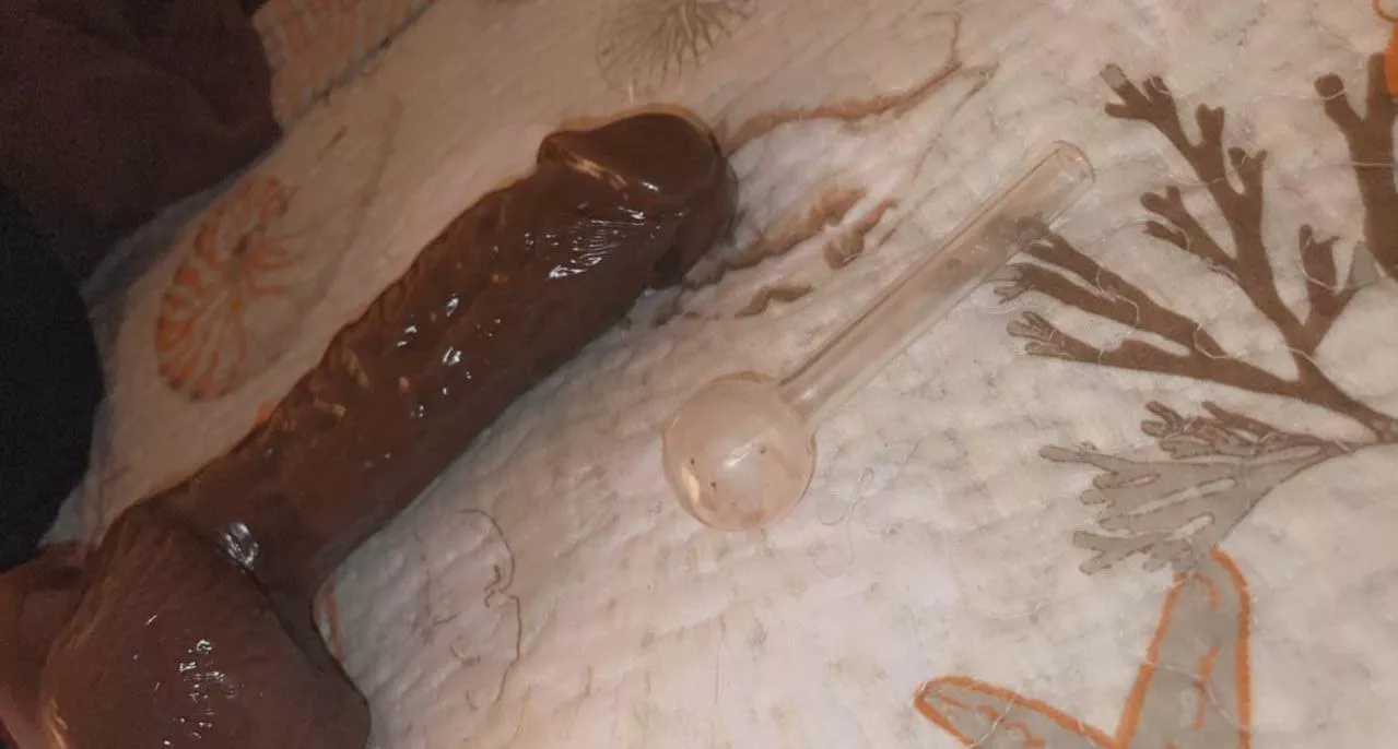 bottom here trying find out what my limits are I do love being choked slap an spank an being force Wickr-ellerbracke98 sc-ellerbracke98 down to pnp 💨💨