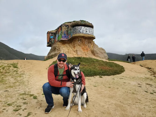 It's my cake day, so here's a picture of me with my husky Siku just before a hike