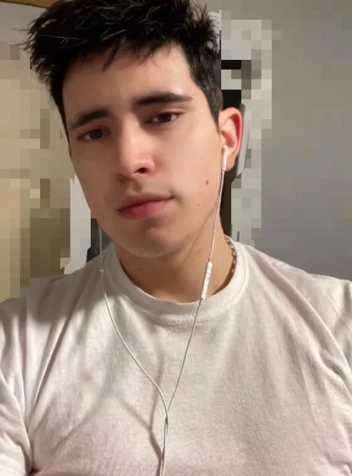 When your AirPods go out and you gotta use wired