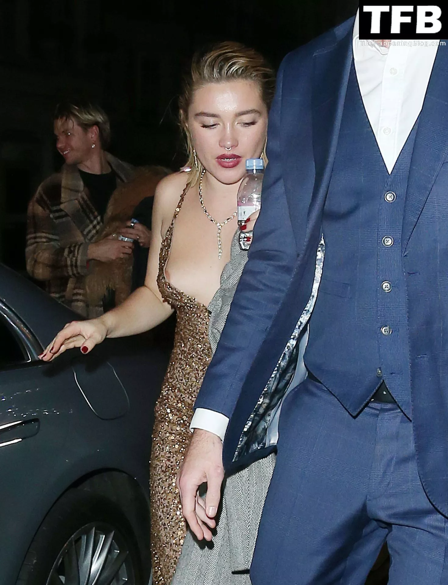 Florence Pugh Flashes Her Tits While Attending the Fashion Awards After Party in London (39 Photos)