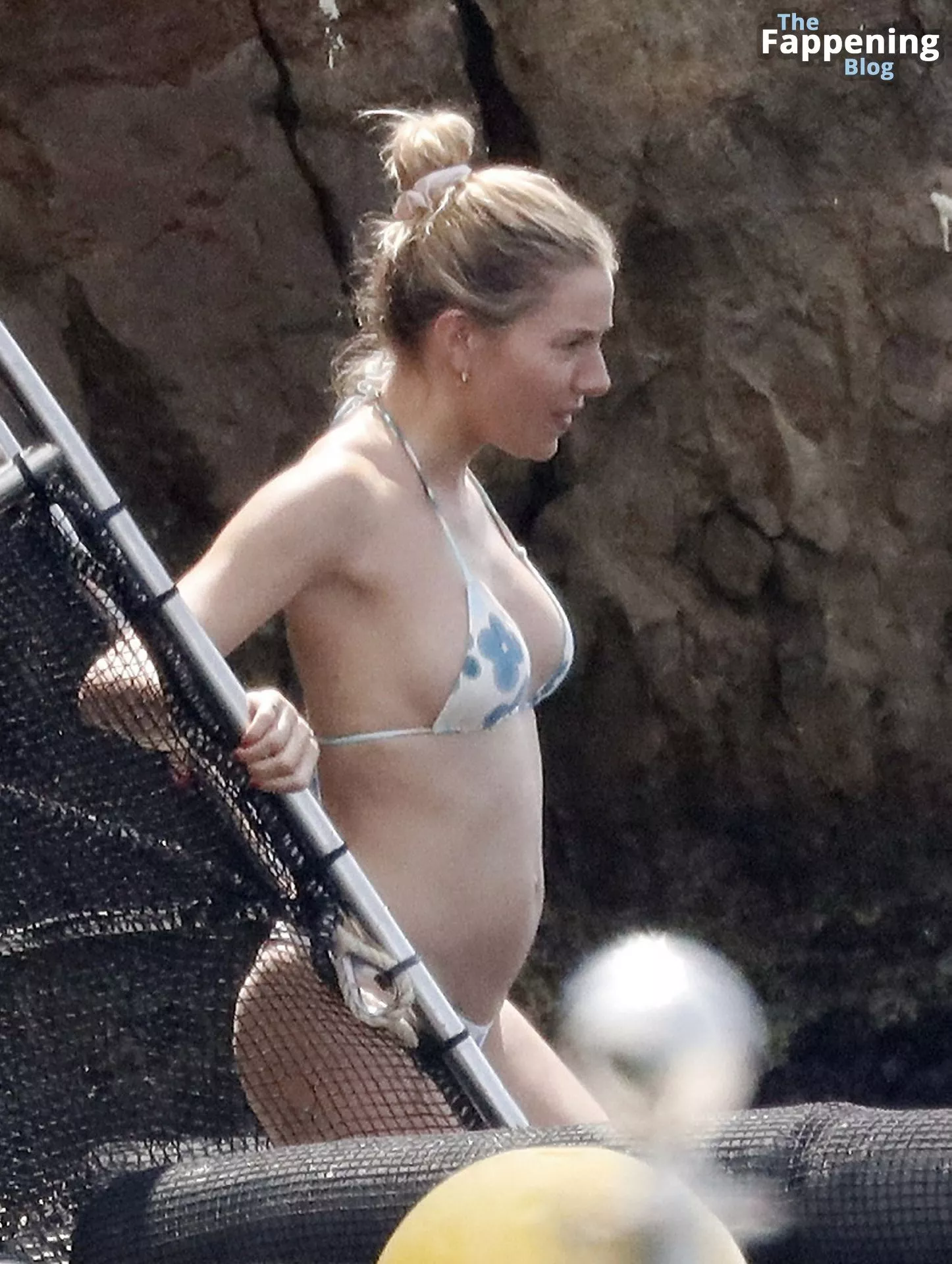 Sienna Miller is All Smiles as She Enjoys Her Vacation in St Tropez (43 Photos)