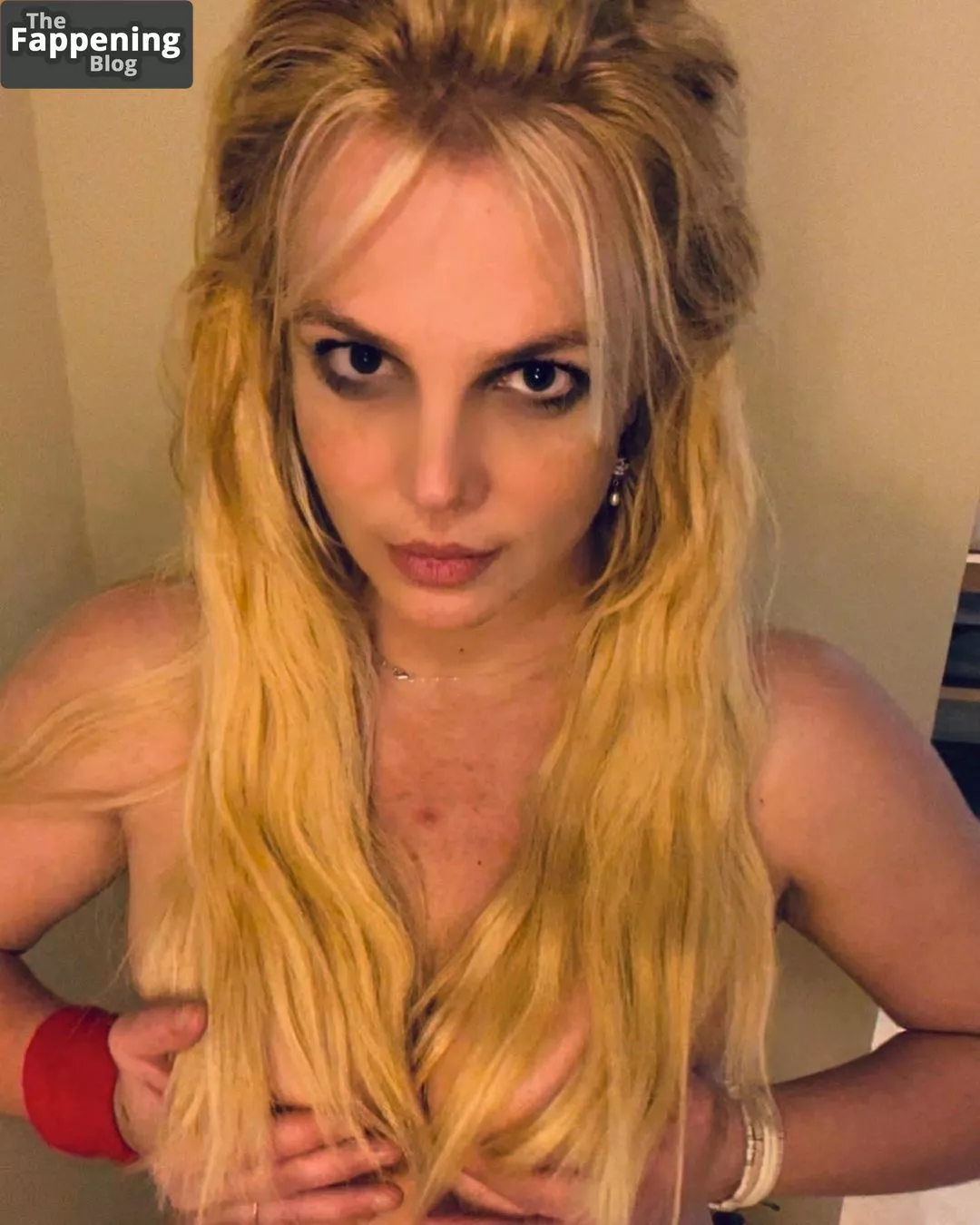 Britney Spears Topless & Sexy (8 Pics)