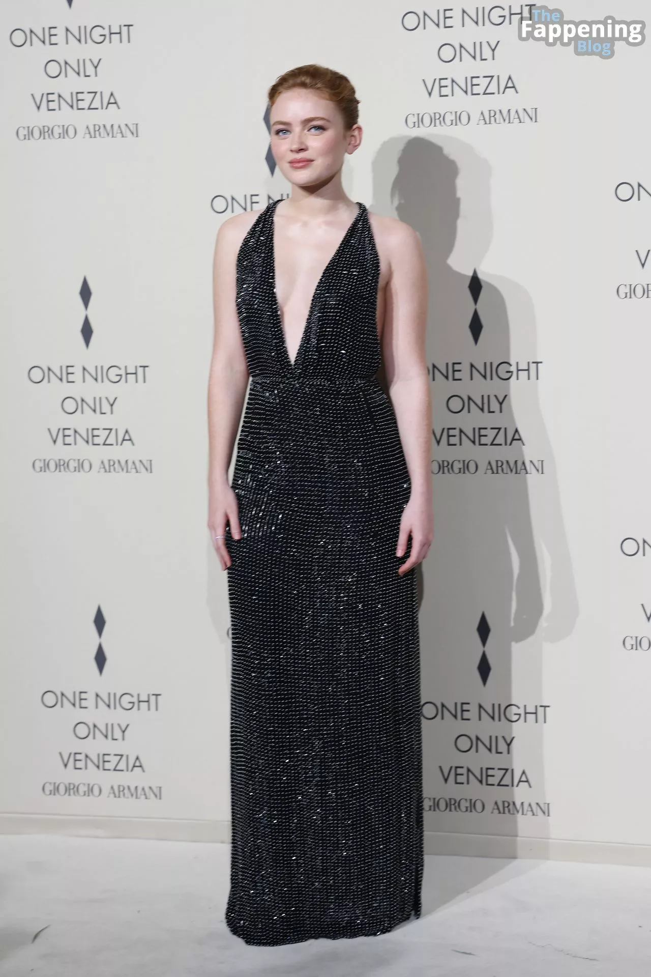 Sadie Sink Looks Beautiful at the Giorgio Armani “One Night In Venice” Photocall in Italy (15 Photos + Video)