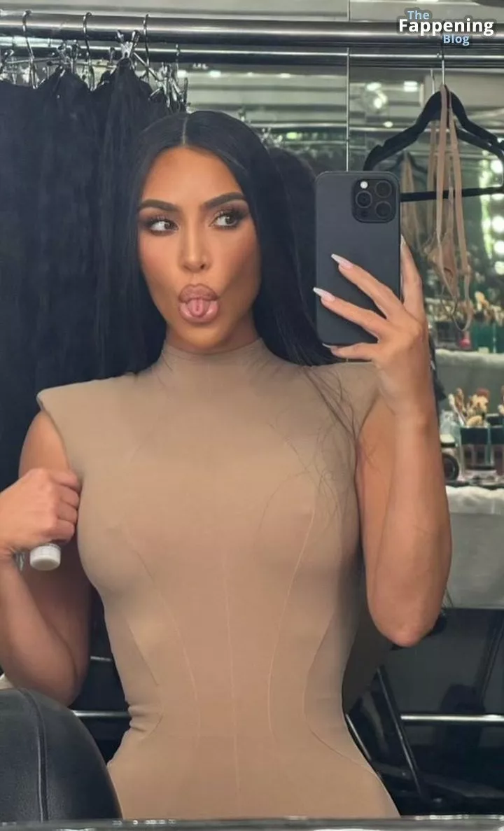 Kim Kardashian Hot (11 New Photos)