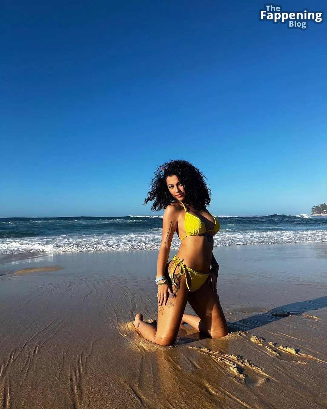 Malu Trevejo Looks Hot in a Bikini (10 Photos)