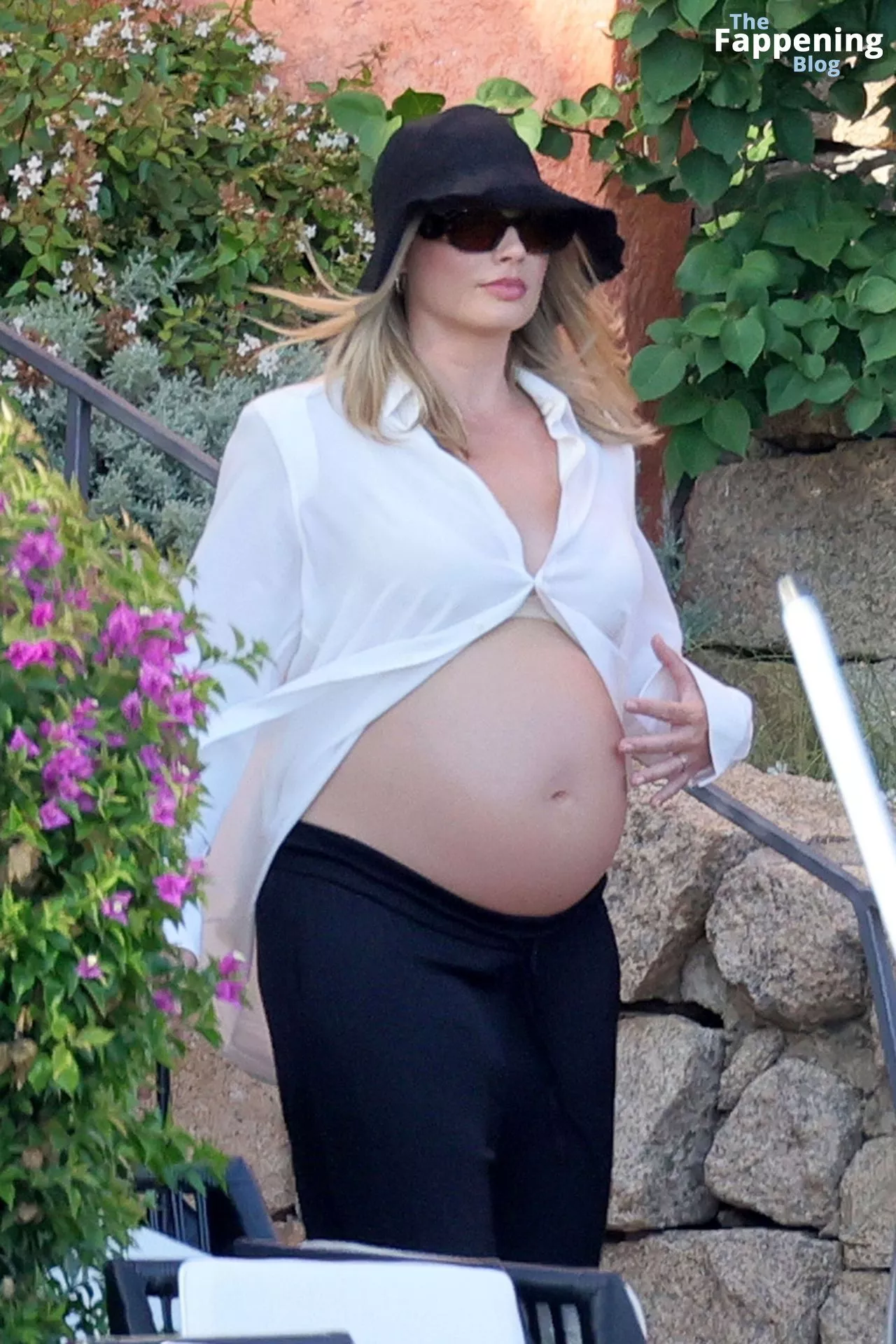 Pregnant Margot Robbie Looks Radiant While Pictured With Her Husband in Sardinia (130 Photos)