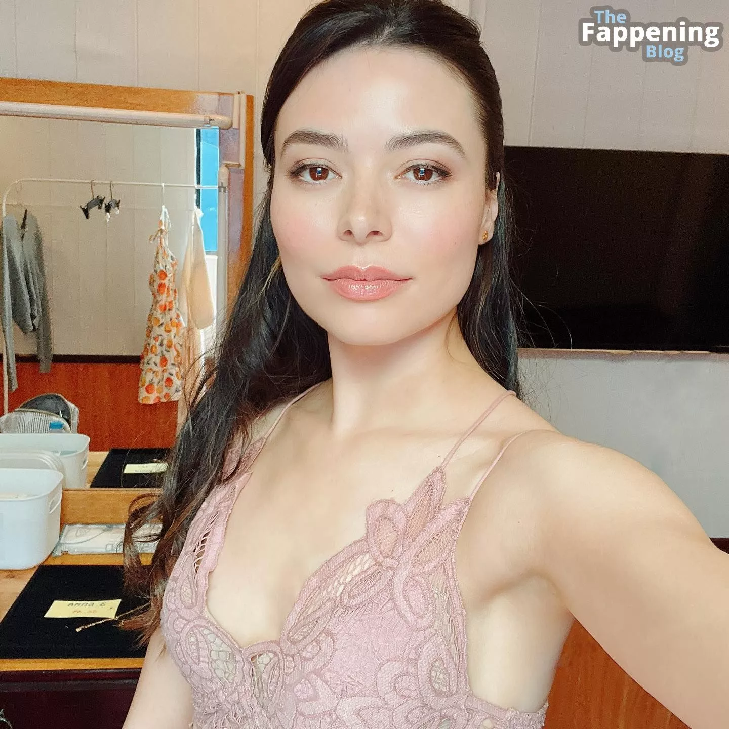 Miranda Cosgrove Sexy (6 Photos)