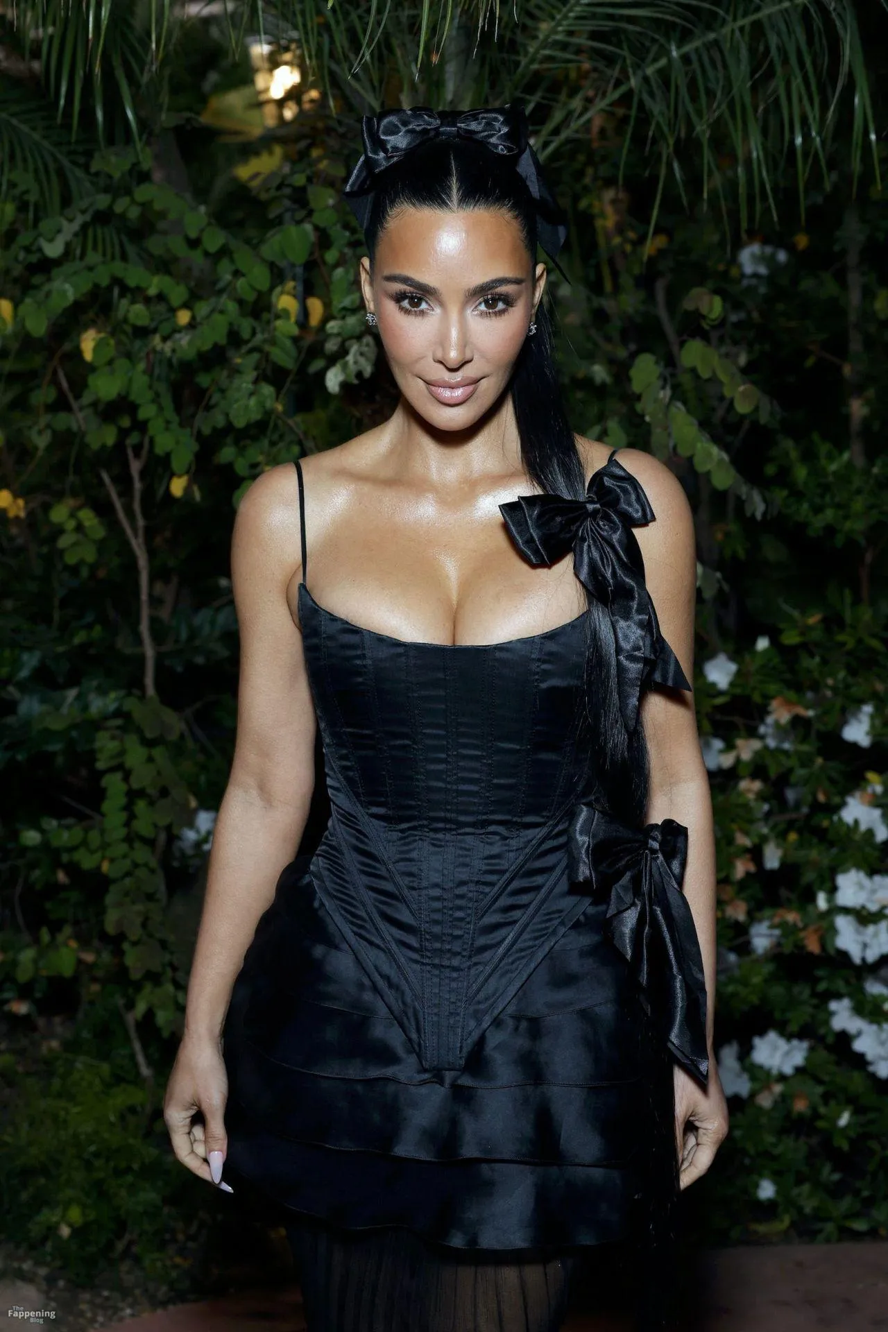 Kim Kardashian Looks Sexy in a Black Dress at the CHANEL Dinner (17 Photos)