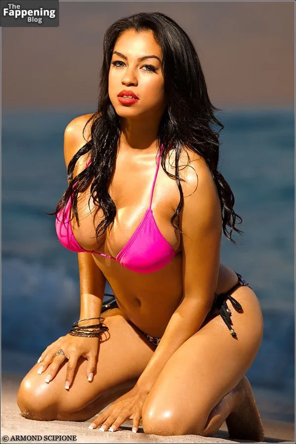 Zashia Monique Santiago Nude & Sexy Collection (21 Photos)