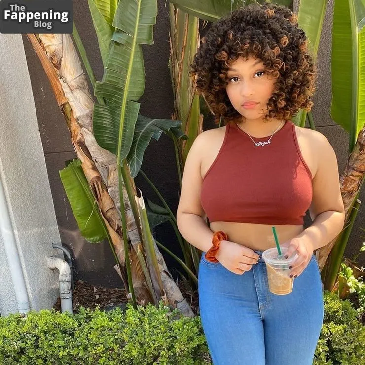 Aliyah Royale Sexy (6 Photos)