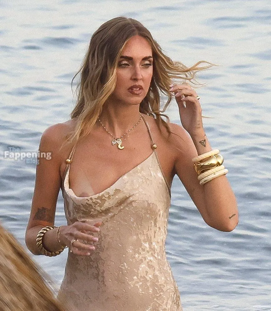 Chiara Ferragni Flashes Her Nude Tit in Marbella (46 Photos)