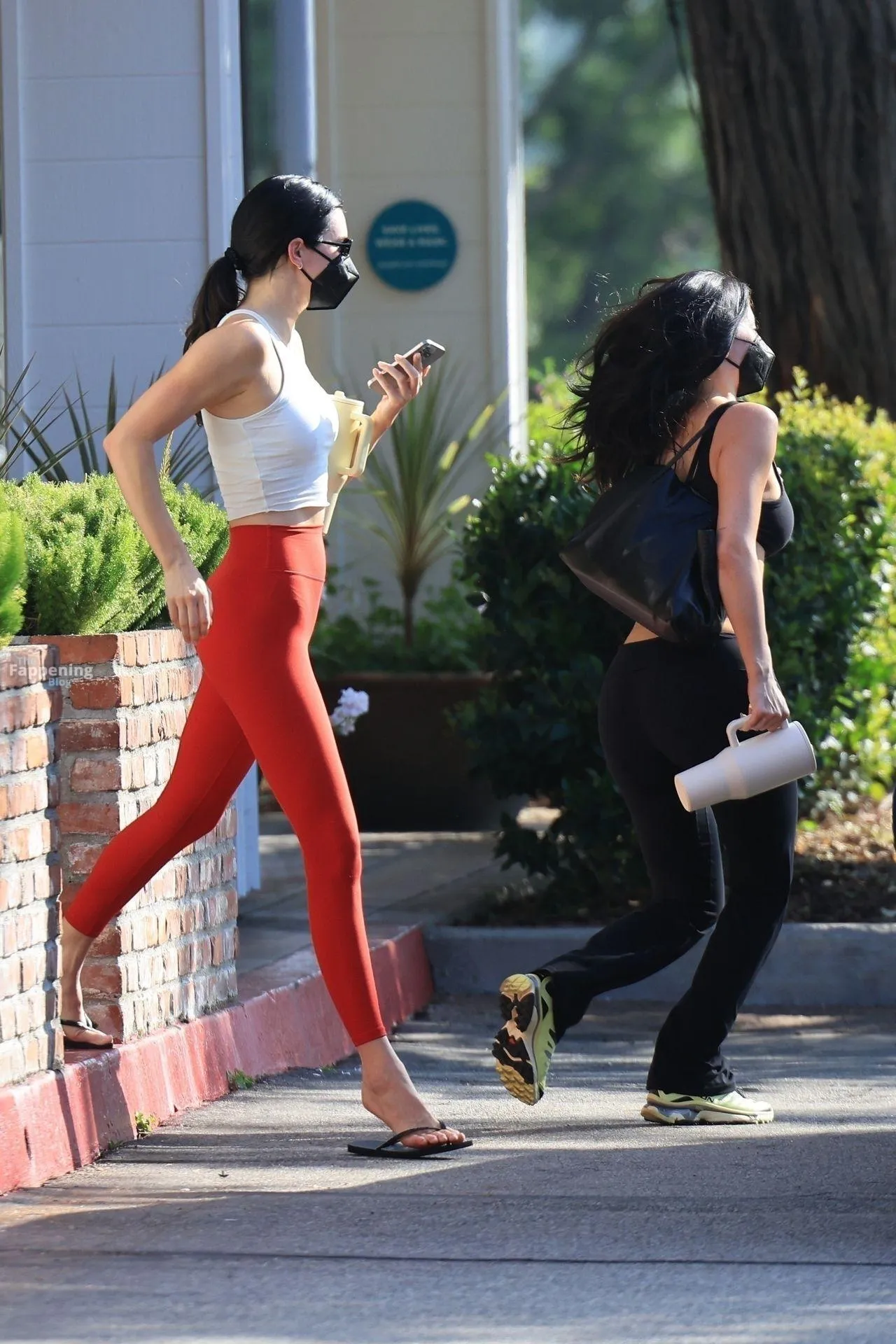 Kendall and Kylie Jenner Show Off Their Tight Abs as They Step Out of a Pilates Session (50 Photos)