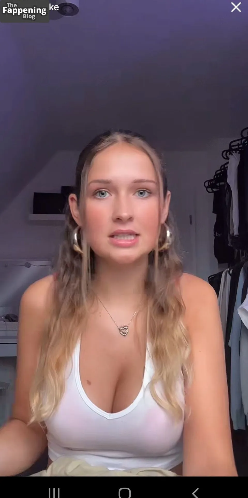 Wieke Langanke Sexy (9 Photos)
