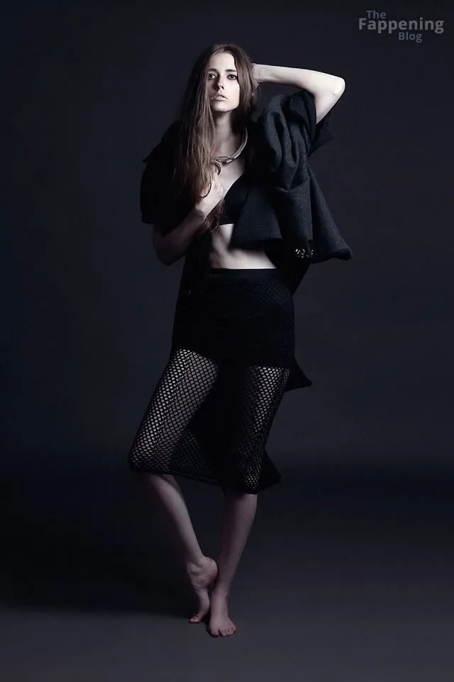 Ann Ward Sexy & Topless (12 Photos)