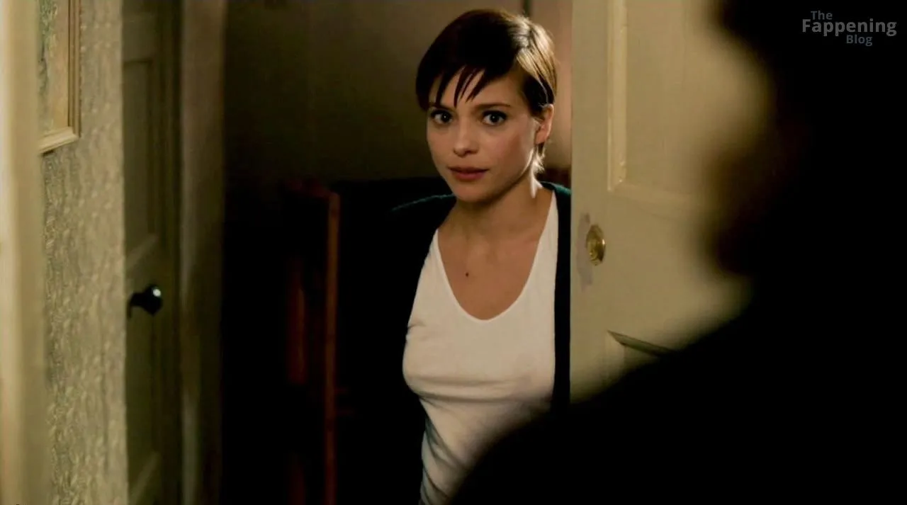 Lizzie Brochere Nude & Sexy Collection (95 Pics)