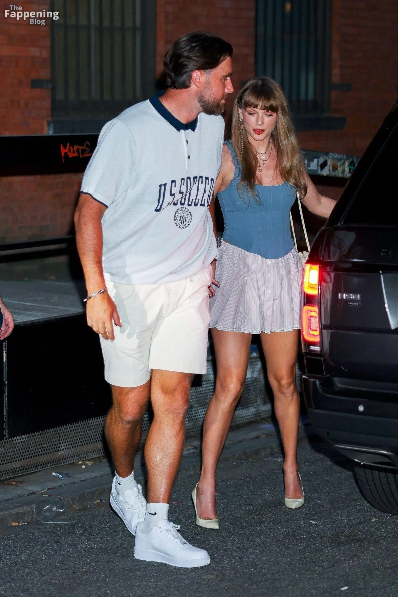 Taylor Swift Shows Off Her Sexy Legs in NYC (15 Photos)