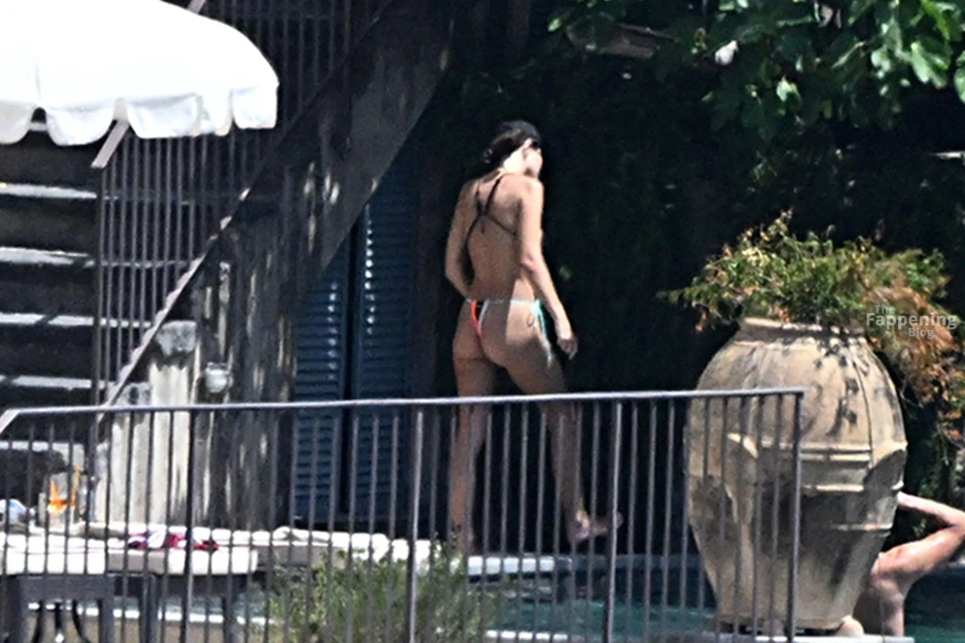 Emily Ratajkowski Shows Off Her Sexy Bikini Body (41 Photos)