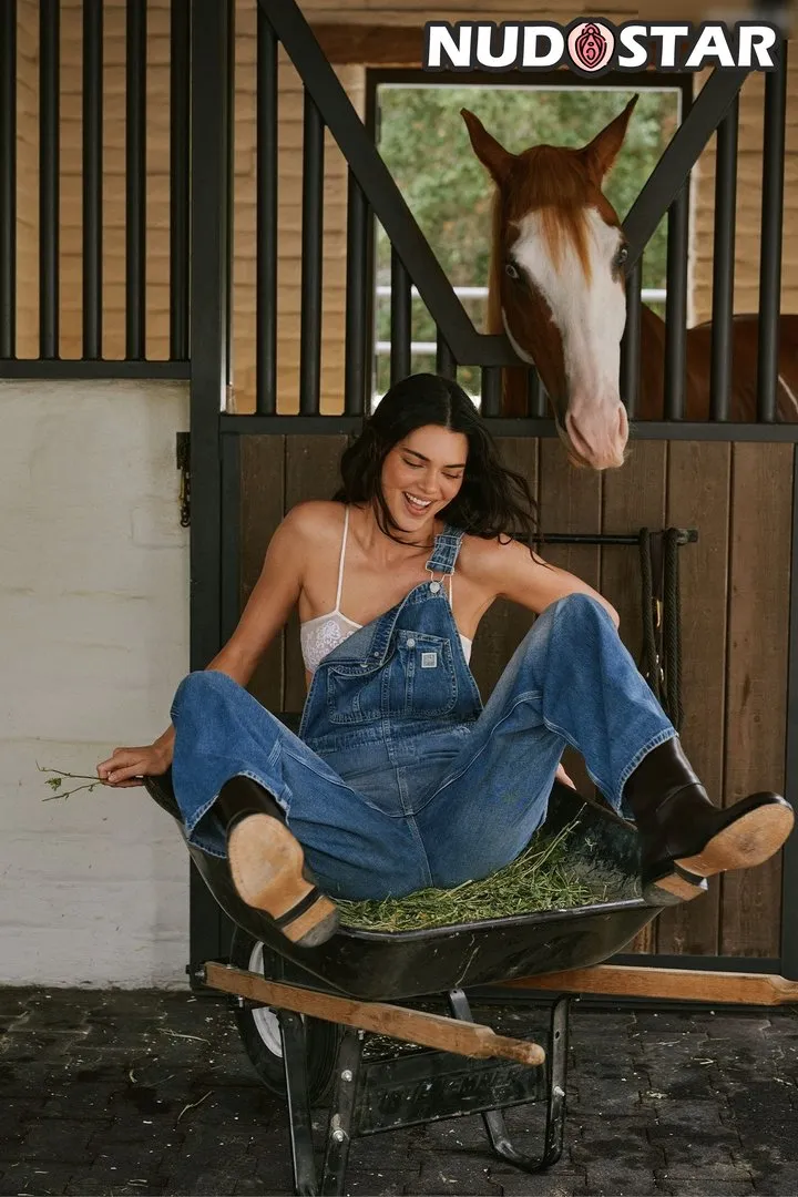 Kendall Jenner Instagram Leaks (22 Photos)