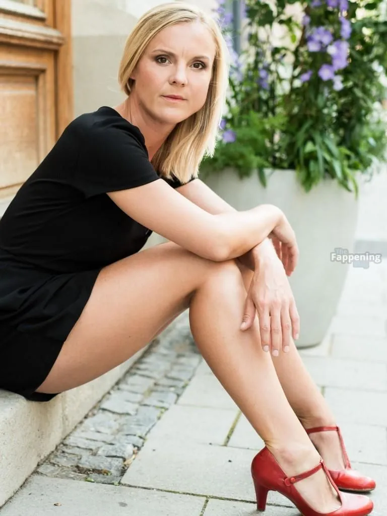 Kirstin Fischer Nude & Sexy Collection (7 Photos)