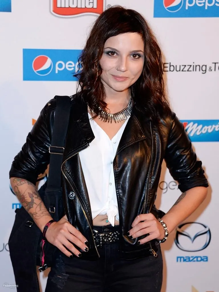 Linda Marlen Runge Sexy (20 Photos)