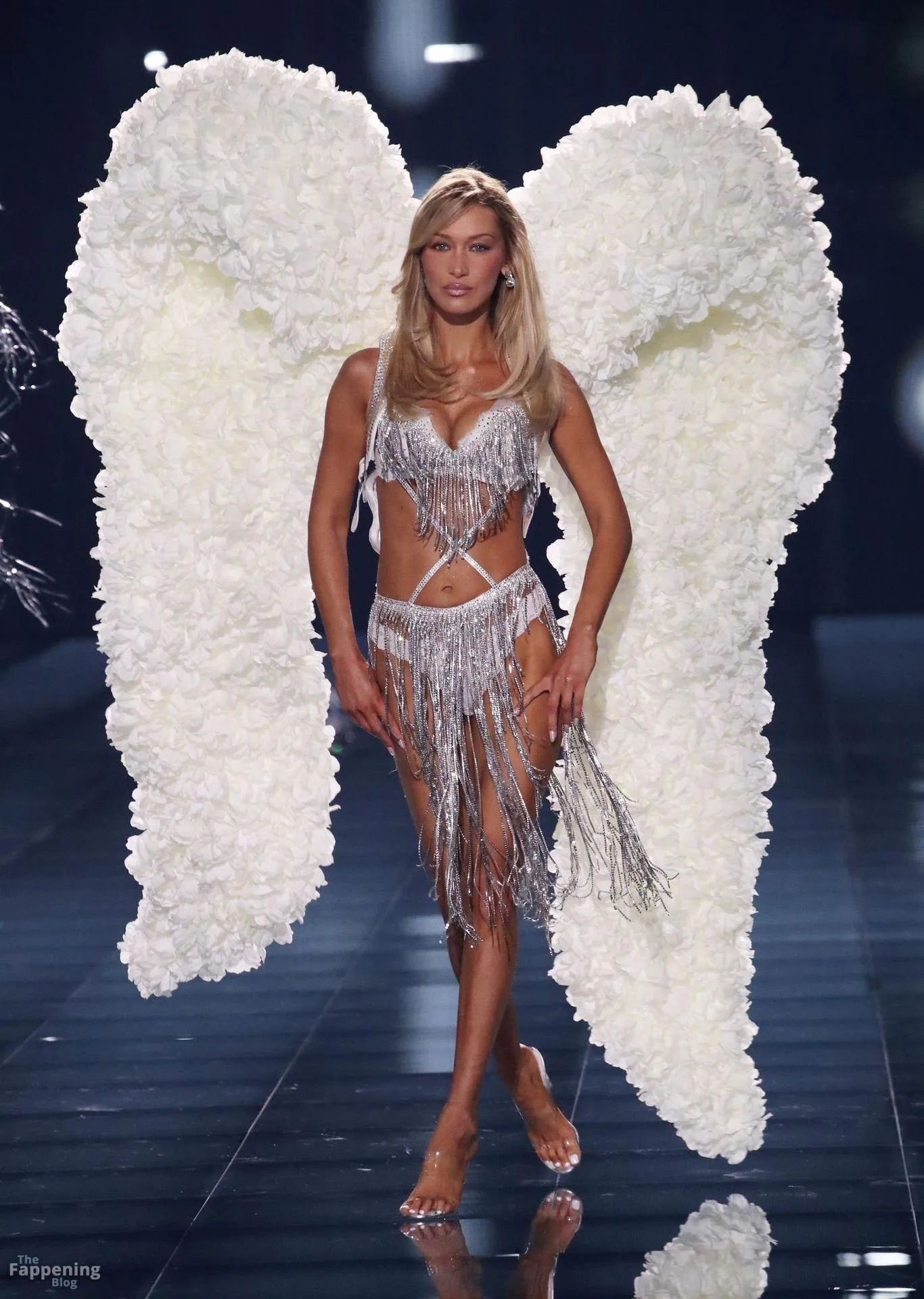 Bella Hadid Looks Gorgeous at the Victoria’s Secret Fashion Show (104 Photos)