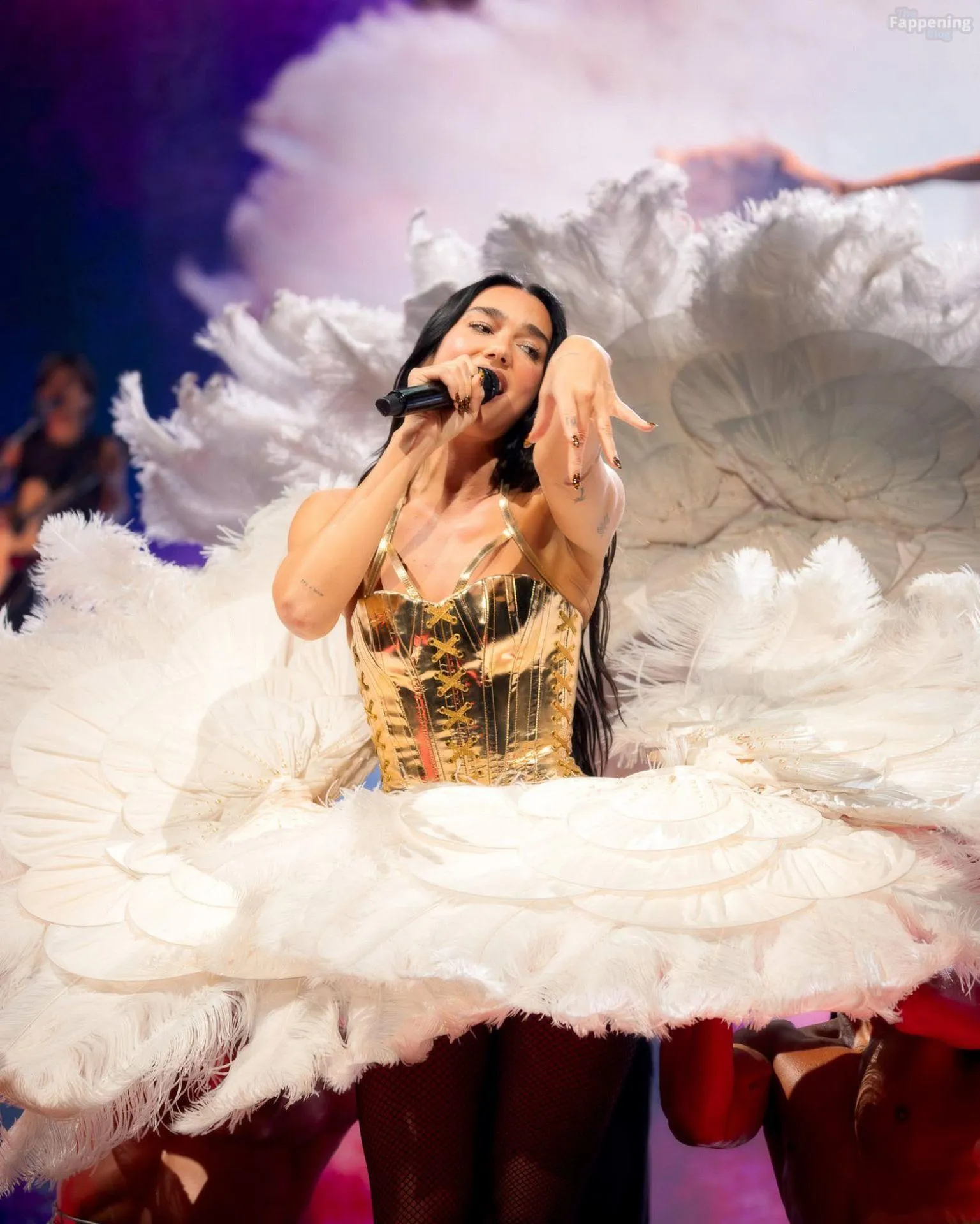 Dua Lipa Performs During the Radical Optimism Tour in San Francisco (17 Photos + Video)