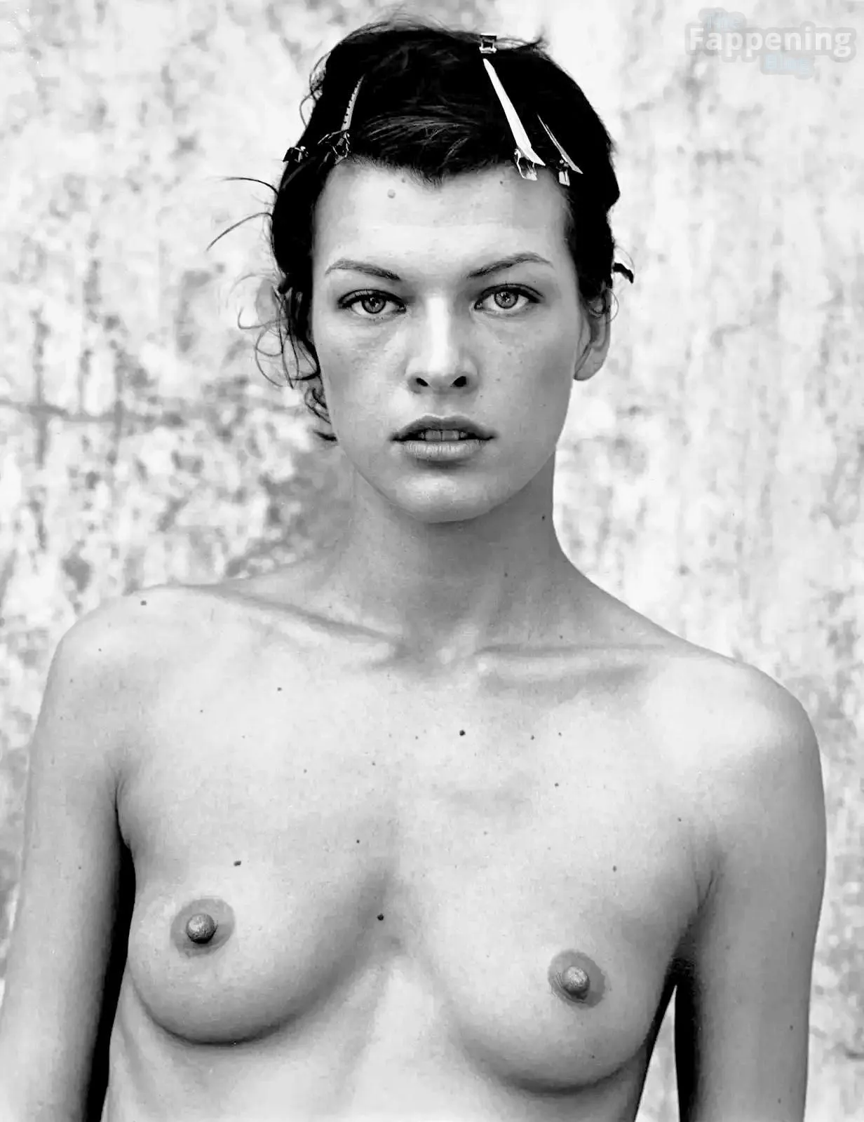 Milla Jovovich Nude (1 Photo)