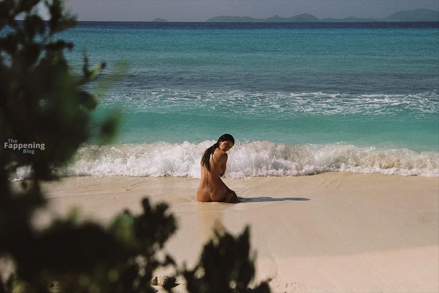 Kendall Jenner Shows Off Her Nude Body in a New Shoot (7 Photos)