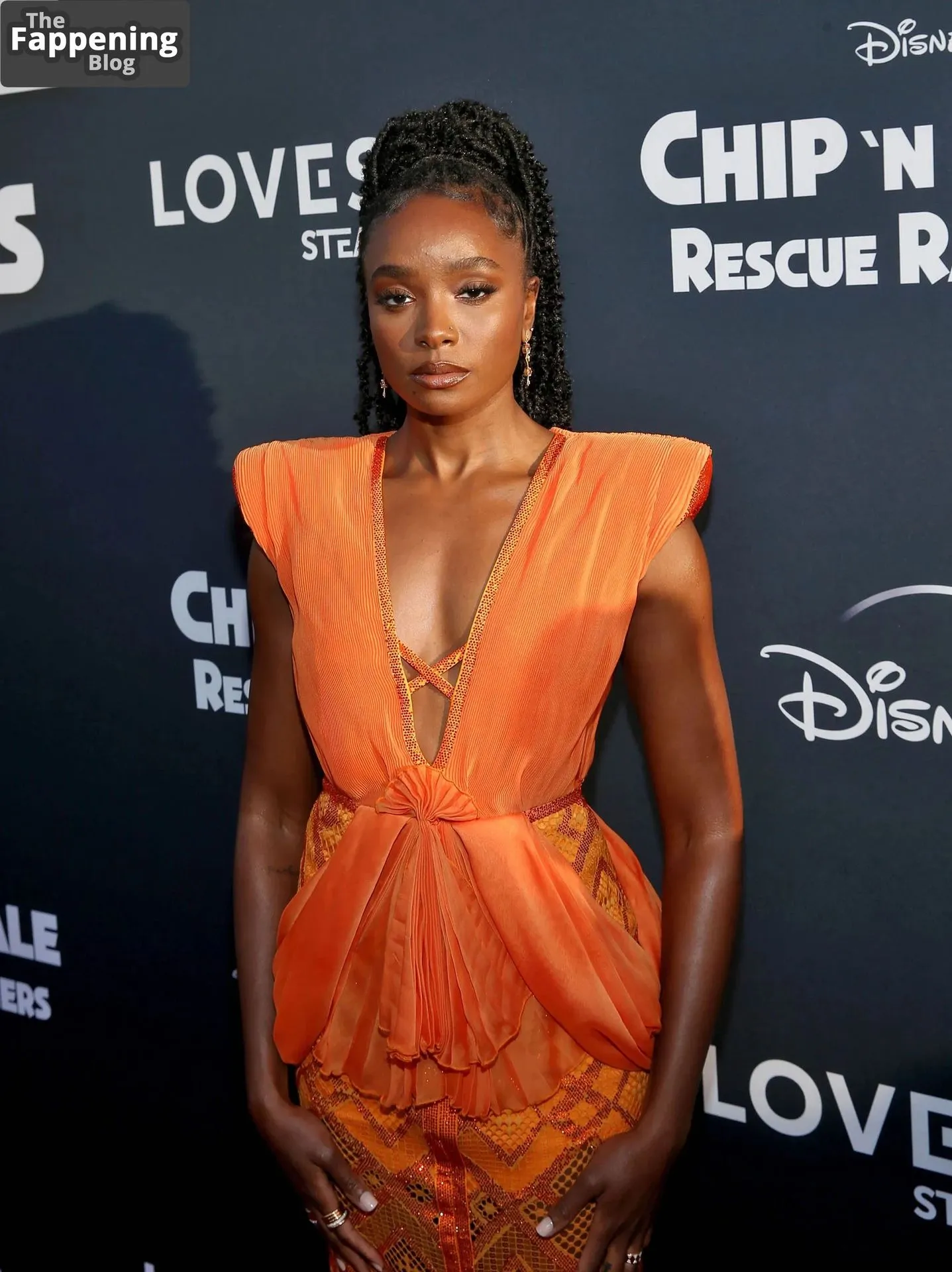 KiKi Layne Nude & Sexy Collection (18 Photos)