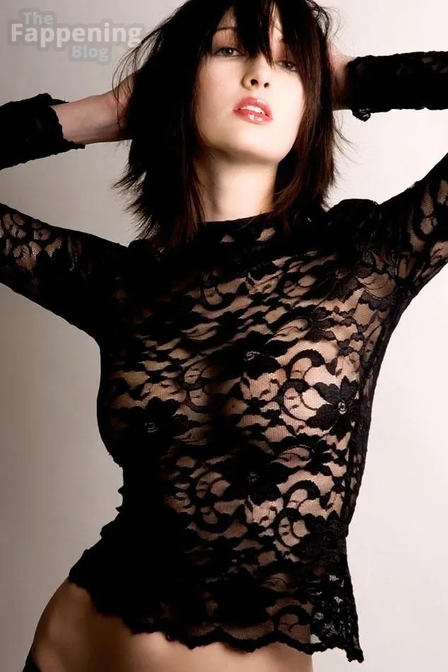 Norelle Van Herk Nude & Sexy Collection (11 Photos)