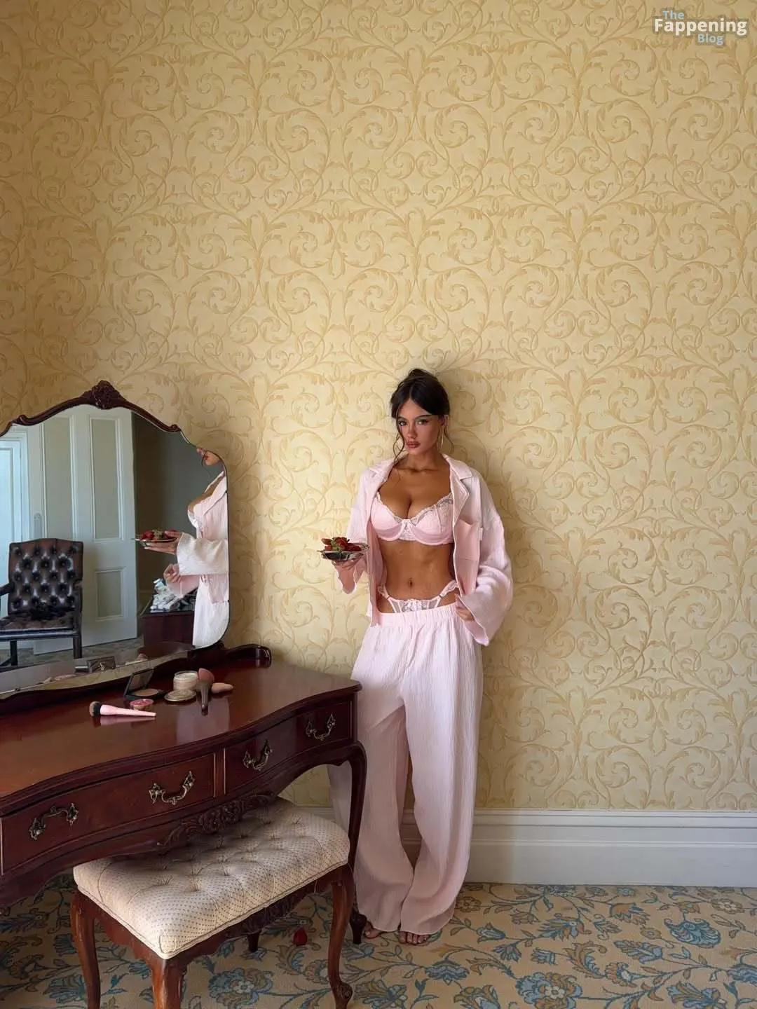 Ella Cervetto Displays Her Goods in Pink Lingerie (19 Photos)