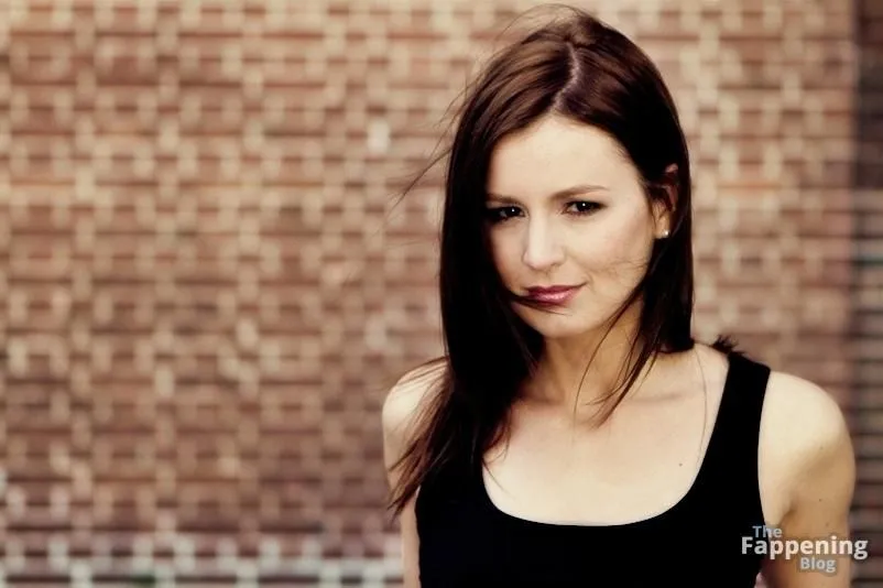 Karolin Oltersdorf Sexy (10 Photos + Video)