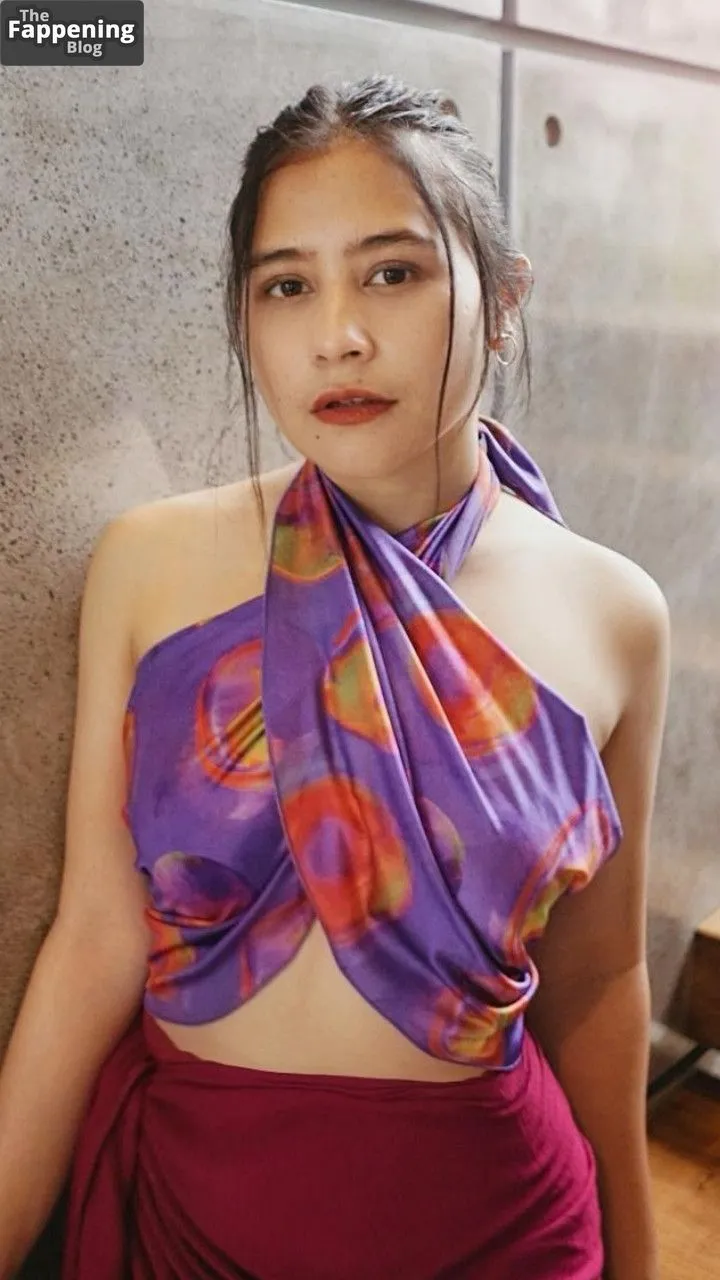 Prilly Latuconsina Sexy (7 Photos)