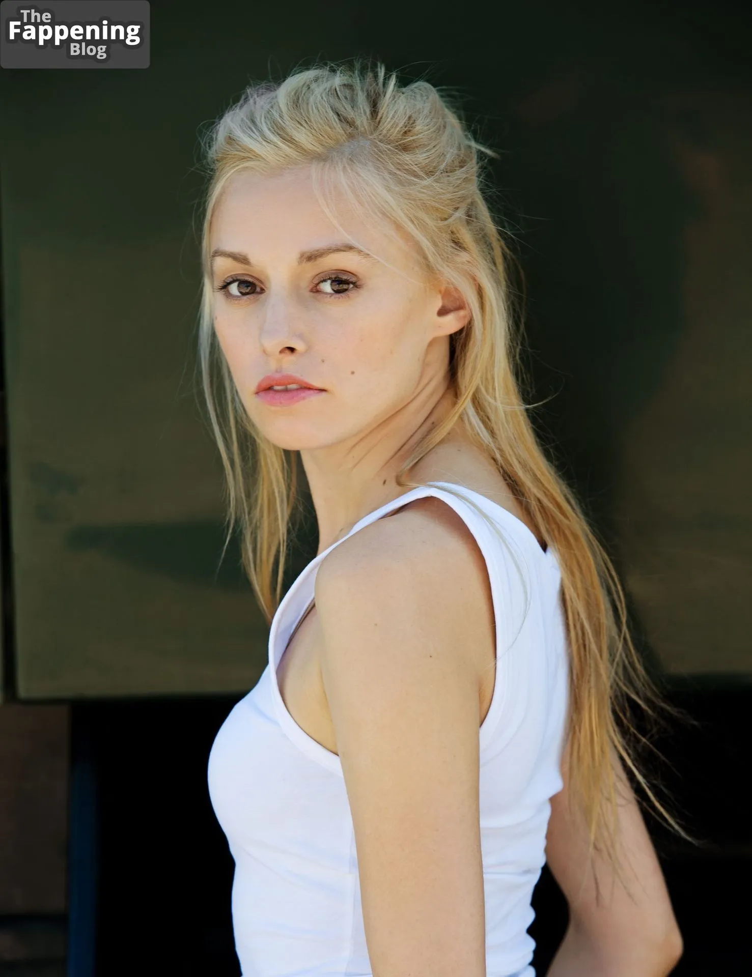 Anne-Marie Waldeck Sexy (7 Photos)