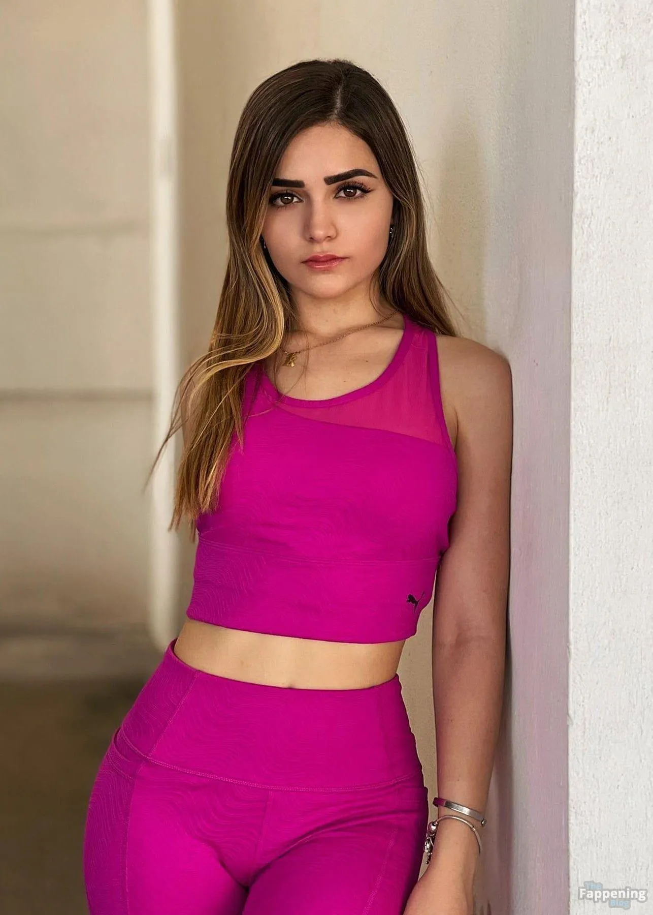 Karen Barrera Sexy (3 Photos)