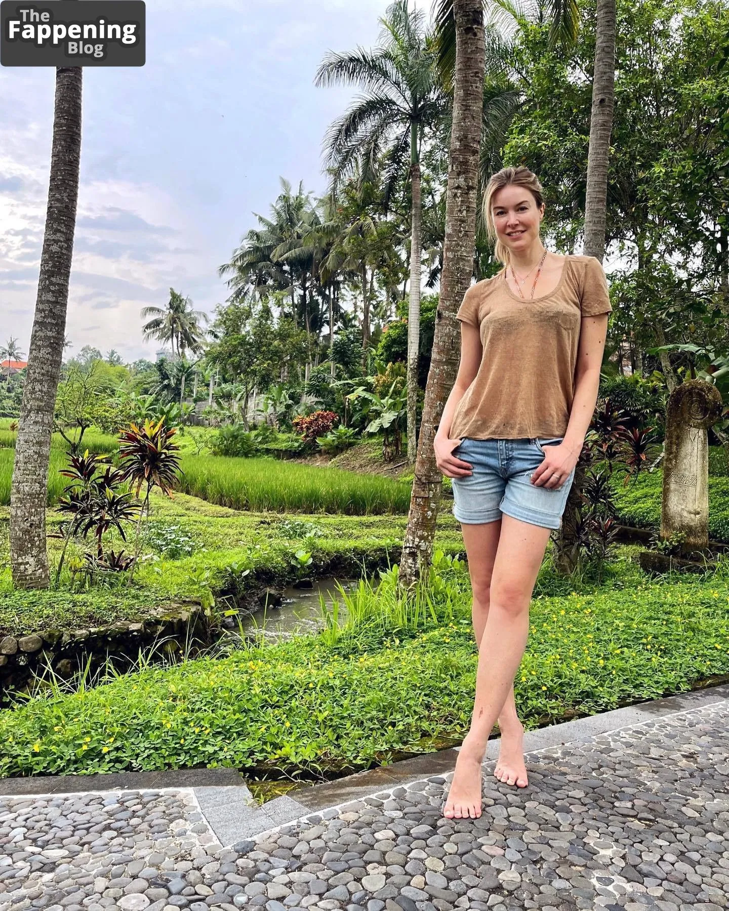 Nina Ensmann Sexy (10 Photos)