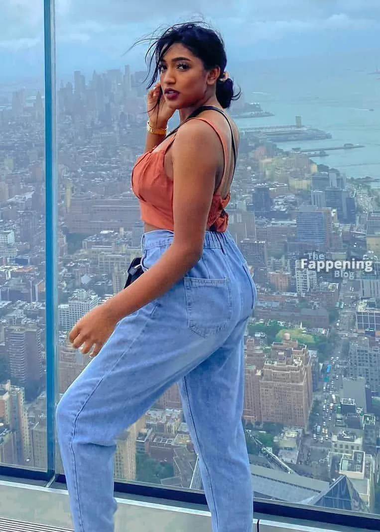 ASMR Jas Sexy (16 Photos)