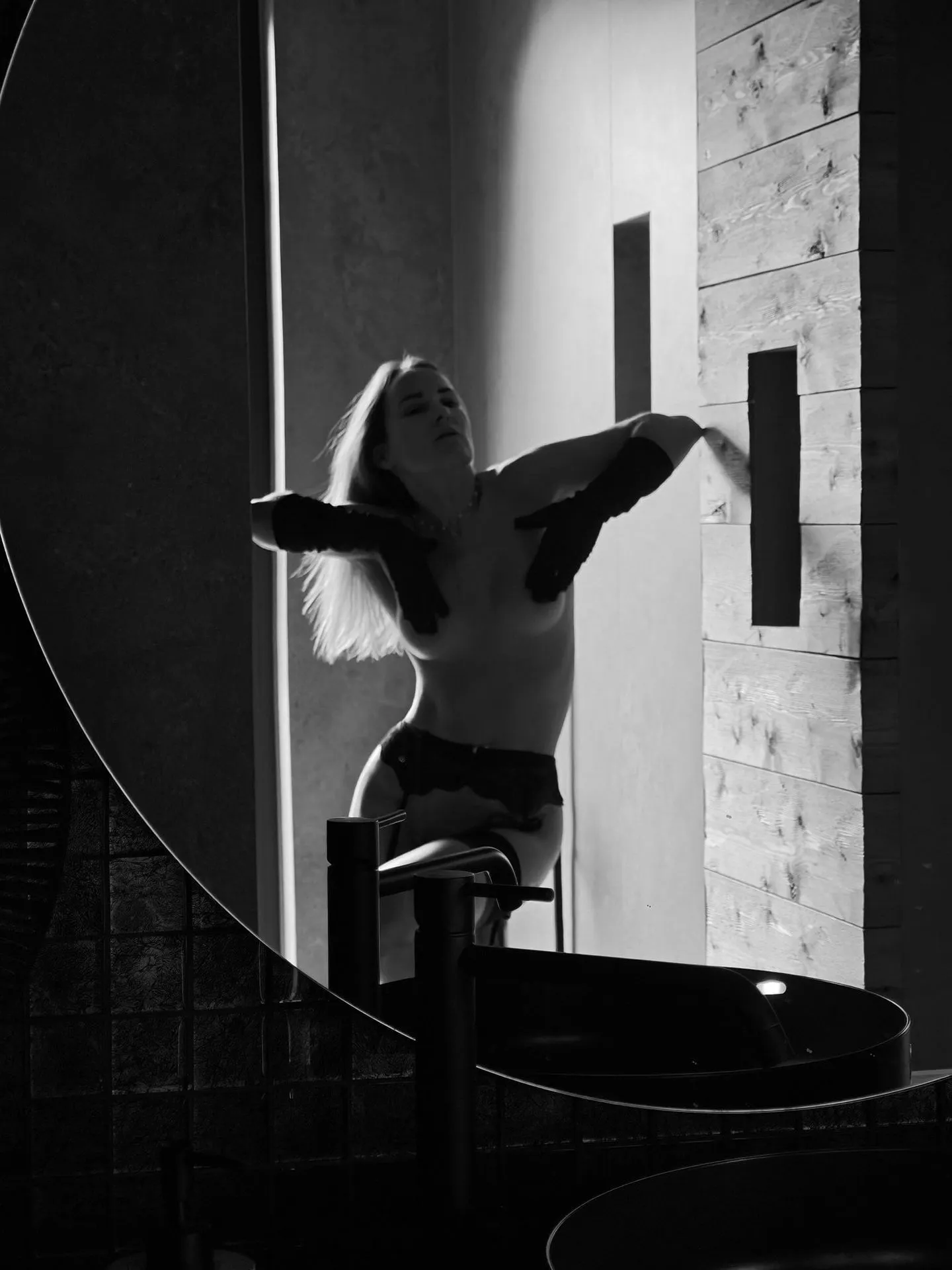 Olga Muse Nude (4 Photos)